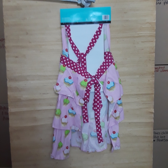 New Full Apron Cupcakes with Ruffles Gourmet Hostess Cook! One Size Fits Most - Picture 6 of 10